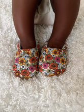 Load image into Gallery viewer, Floral Smiles Booties