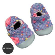 Load image into Gallery viewer, Comic Cloud Water Shoe