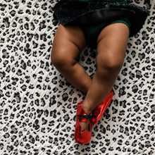 Load image into Gallery viewer, Roulette Red StarFall