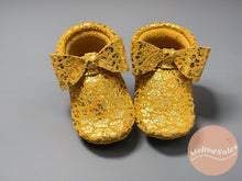 Load image into Gallery viewer, Bow Booties
