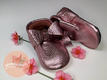Load image into Gallery viewer, Bow Booties
