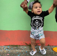 Load image into Gallery viewer, Skelly Booties
