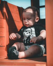 Load image into Gallery viewer, Outline Melted Smiles
